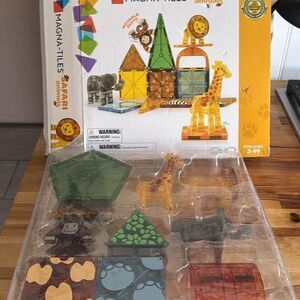 Magna-titles Safari Animals 25 Piece Set